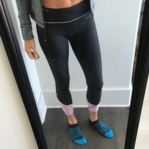 Black and Light pink LuLulemon leggings